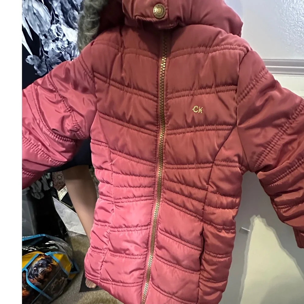 Calvin Klein‎ Girls Puffer Jacket Winter Coat Faux Fur Hood Sz 2T Warm Cozy Snow